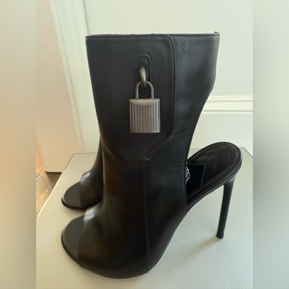 TOM FORD Leather Padlock Boot